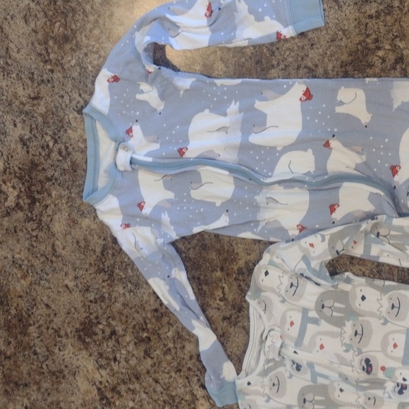 Carter's footie jammies set of 2 size 4T - Picture 4 of 13
